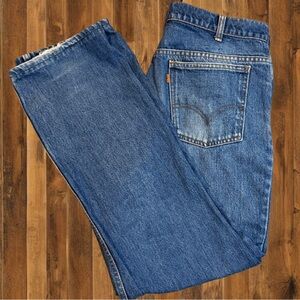 Vintage Levi’s 550 Relaxed Fit Jeans 38x32 – Medium Wash Dad Jeans